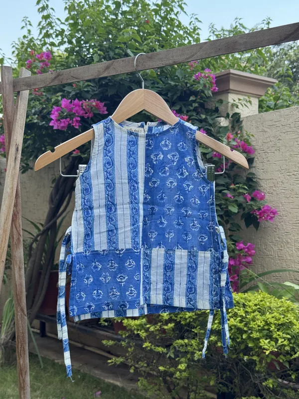 Blue_Printed_Sleeveless_Tieup_Top_For_Girls