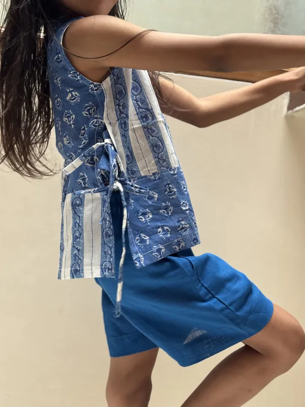 Blue_Printed_Sleeveless_Tieup_Top_For_Girls