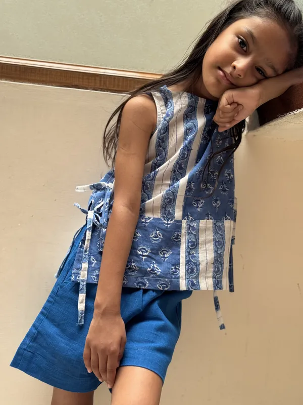 Blue_Printed_Sleeveless_Tieup_Top_For_Girls