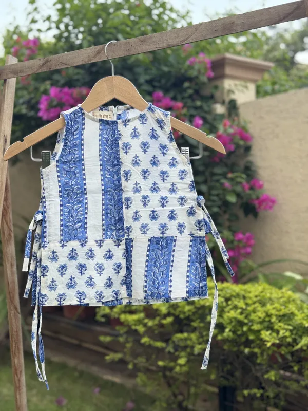 White_And_Blue_Printed_Sleeveless_Tieup_Top_for_Girls