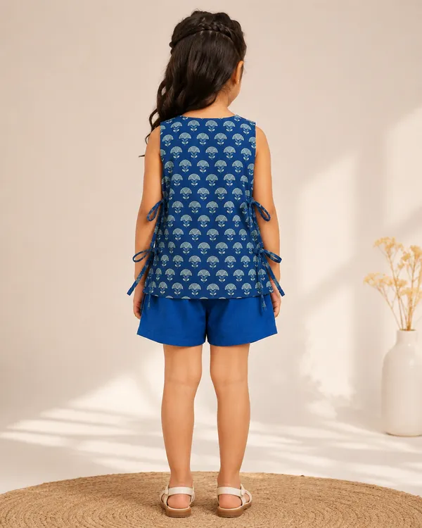 Blue_Printed_Sleeveless_Tieup_Top_for_Girls
