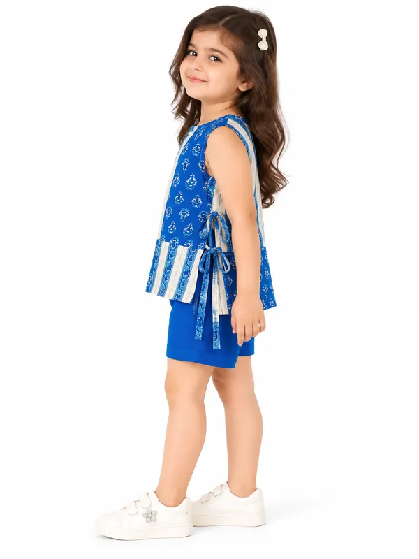 Blue_Printed_Sleeveless_Tieup_Top_For_Girls