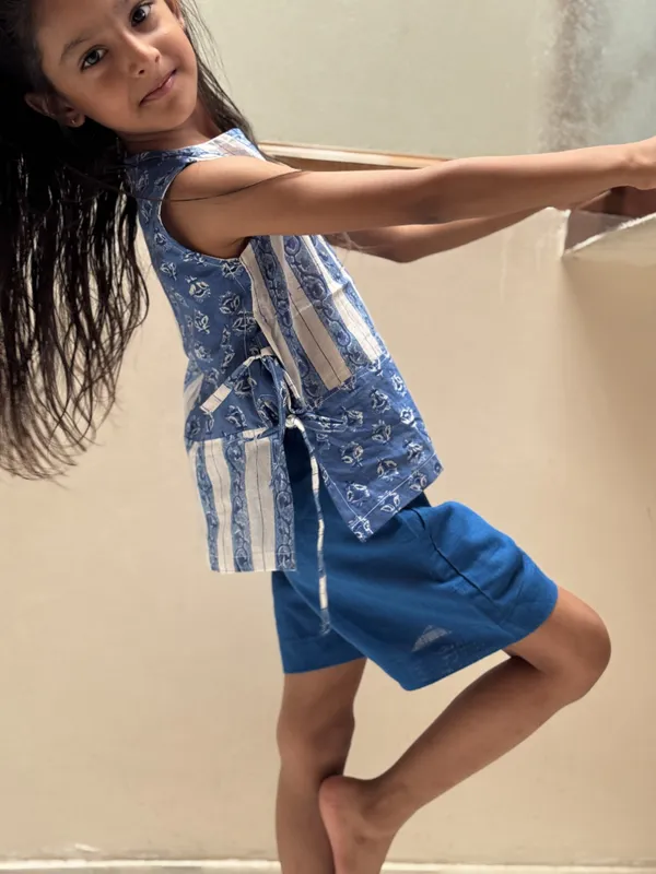 Blue_Printed_Sleeveless_Tieup_Top_For_Girls