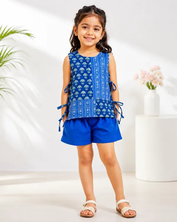 Blue_Printed_Sleeveless_Tieup_Top_for_Girls