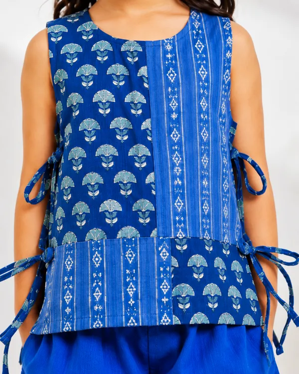 Blue_Printed_Sleeveless_Tieup_Top_for_Girls