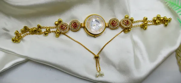 Gold_Brass_Ornate_Link_Bracelet_Wrist_Watch_For_Women