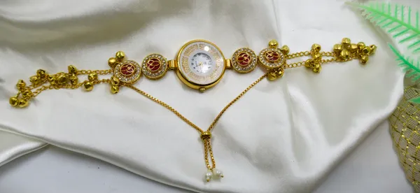 Gold_Brass_Ornate_Link_Bracelet_Wrist_Watch_For_Women