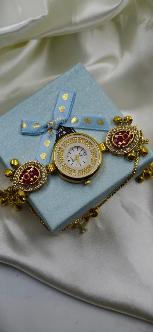 Gold_Tone_Embellished_Quartz_Wrist_Watch_For_Women