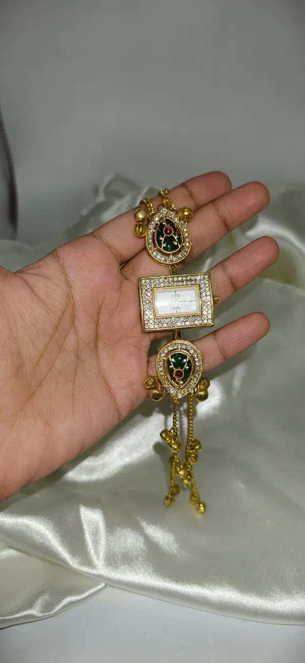Gold_Tone_Green_Stone_Embellished_Analog_Wrist_Watch_For_Women