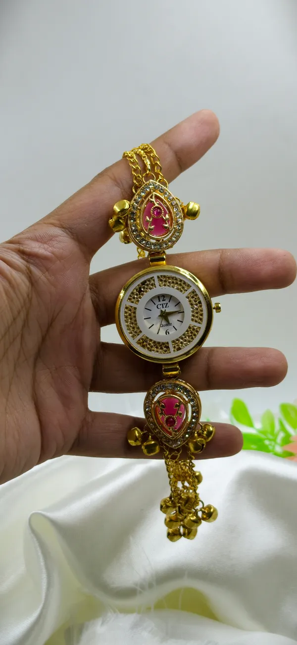 Gold_Tone_Embellished_Quartz_Wrist_Watch_For_Women