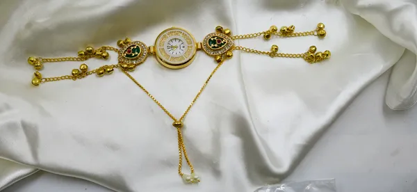 Gold_Green_Tone_Ornamental_Watch_Bracelet_For_Women