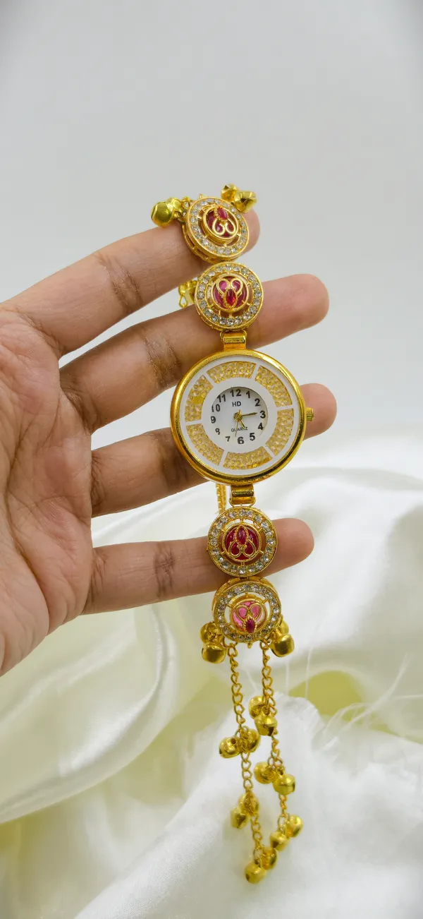 Gold_Brass_Ornate_Link_Bracelet_Wrist_Watch_For_Women