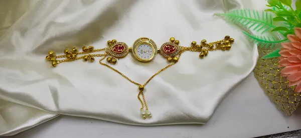 Gold_Tone_Stone_Embellished_Charm_Bracelet_Wrist_Watch_For_Women