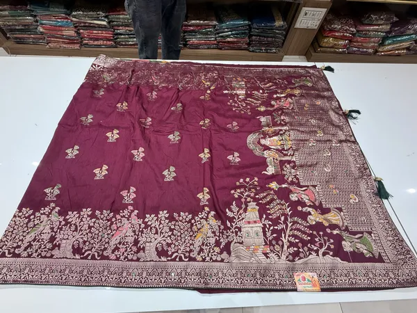 Magenta_Handwork_Saree_For_Women