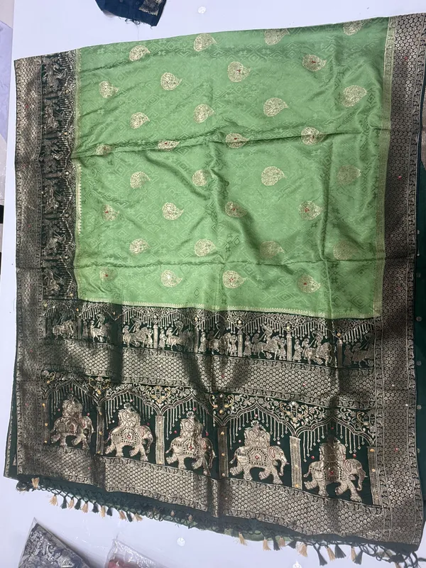 Green_Dola_Silk_Saree_for_Women