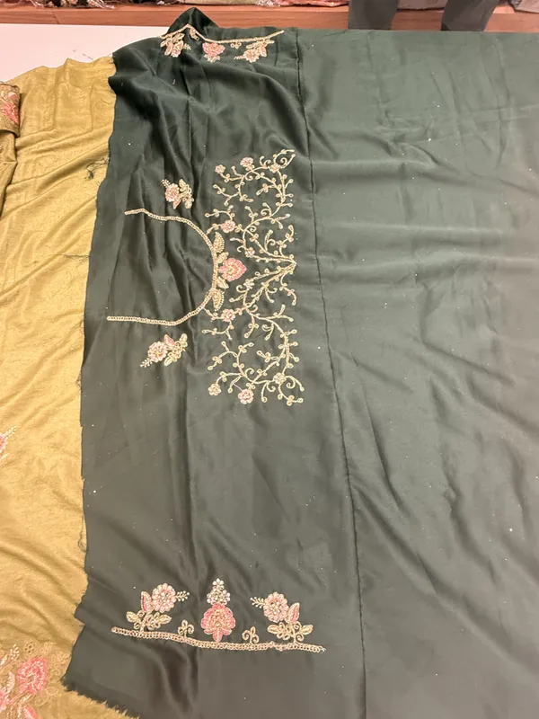 Green_Embroidered_Saree_For_Women