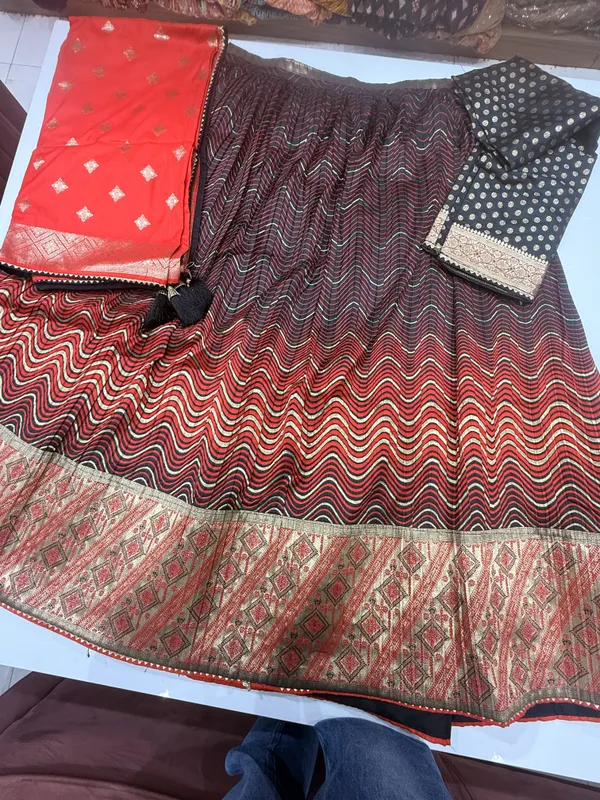 Red_Black_Printed_Unstitched_Chaniya_Choli_For_Women