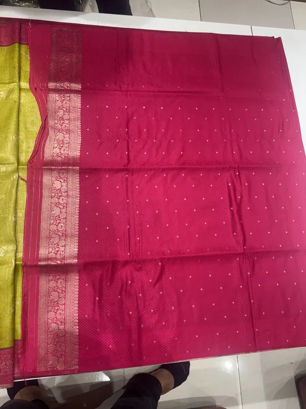 Magenta_Green_Woven_Saree_For_Women