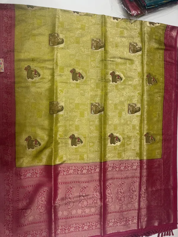 Magenta_Green_Woven_Saree_For_Women