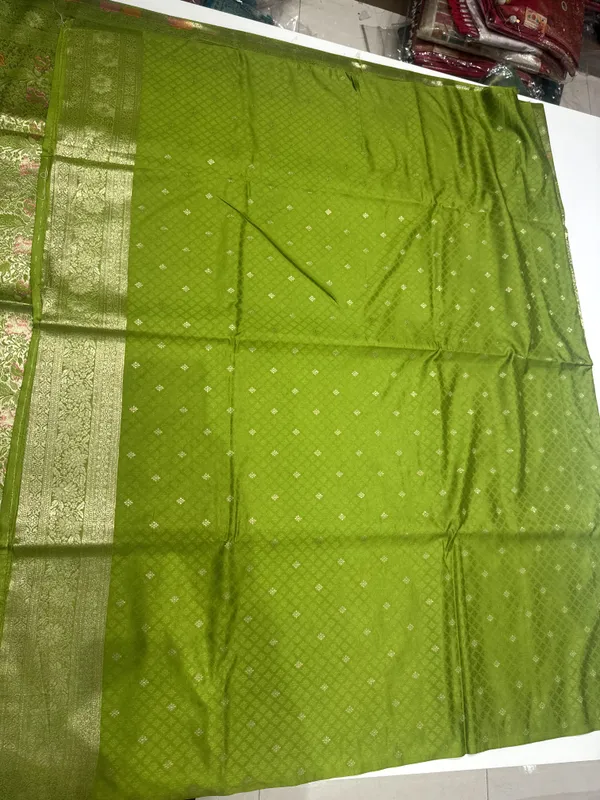 Parrot_Green_Silk_Saree_for_Women