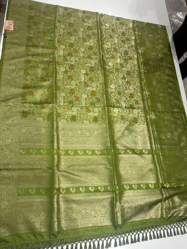 Parrot_Green_Silk_Saree_for_Women