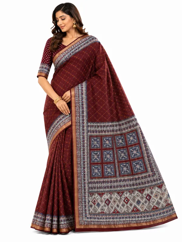 Maroon_Traditional_Pattern_Saree_For_Women