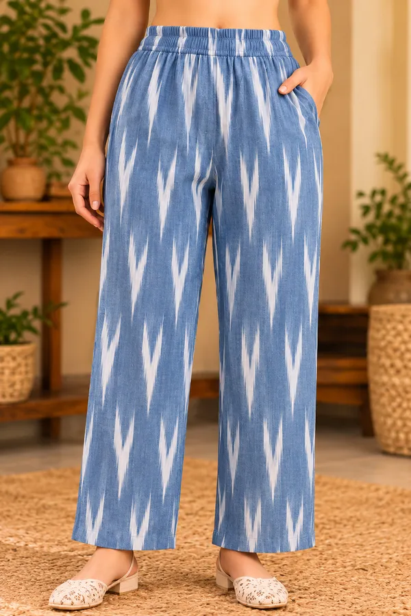 LA_QAYARA_Women's_Blue_&_White_Ikat_Printed_Straight_Kurta_with_Palazzo_Pants_Co-Ord_Set