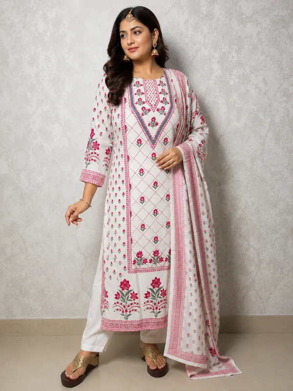 White_Crepe_Kurta_Set_For_Women