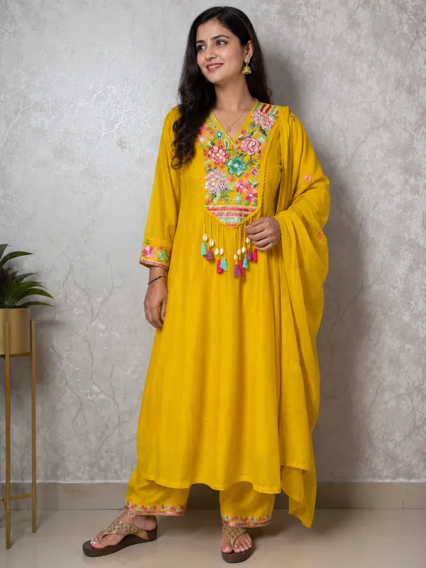 Yellow_Mul_Cotton_With_Lining_Kurta_Set_For_Women