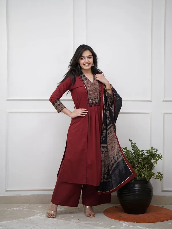 Maroon_Cotton_Kurta_Set_For_Women
