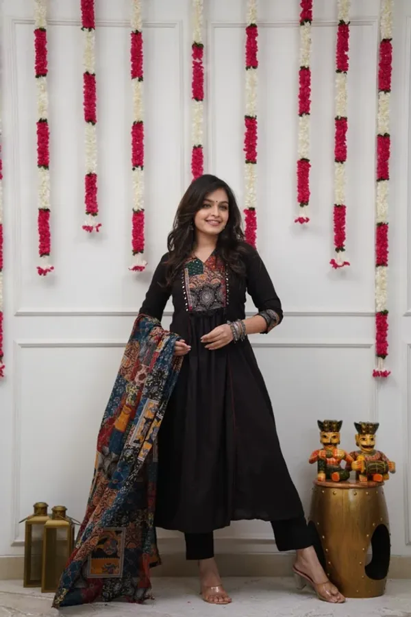 Women’s_Black_Anarkali_Kurta_Set_with_Multicolour_Printed_Dupatta_|_Ethnic_Festive_Wear_|_Jaipuri_Dhage