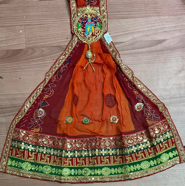 Maroon_&_Orange_Georgette_Brooch_Pila_For_Women