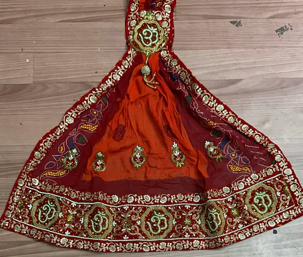 Maroon_Georgette_Brooch_Pila_For_Women