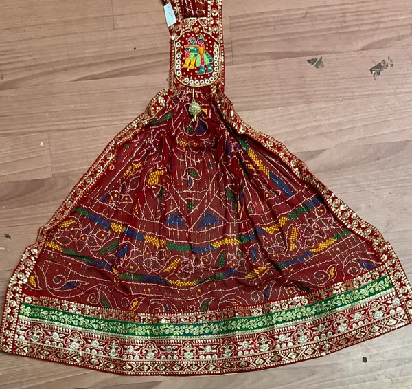 Maroon_Georgette_Brooch_Chunri_For_Women