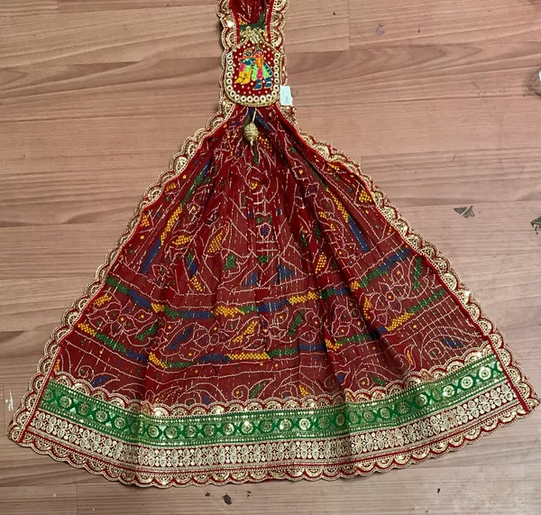 Red_Georgette_Brooch_Chunri_For_Women
