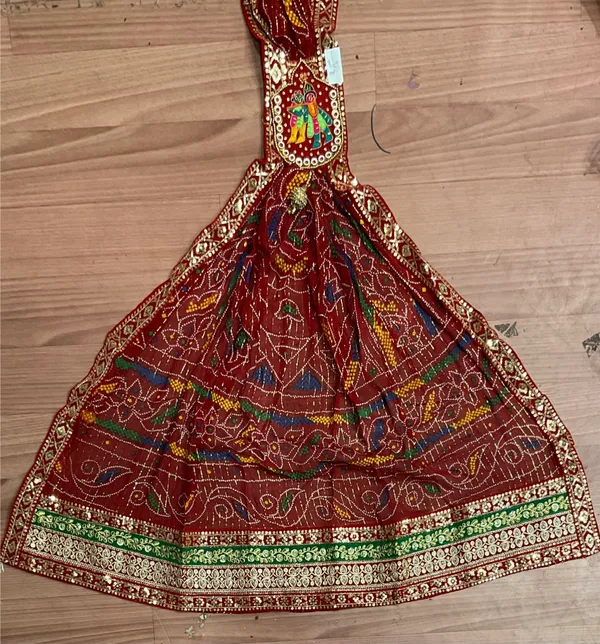 Red_Georgette_Brooch_Chunri_For_Women
