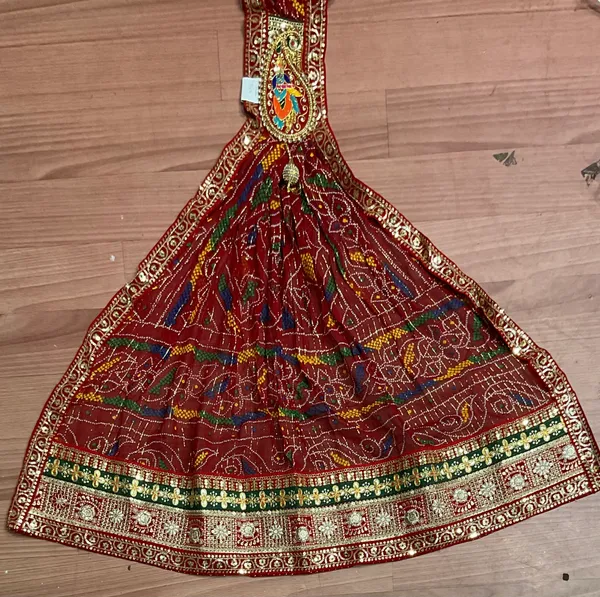 Maroon_Georgette_Brooch_Chunri_For_Women