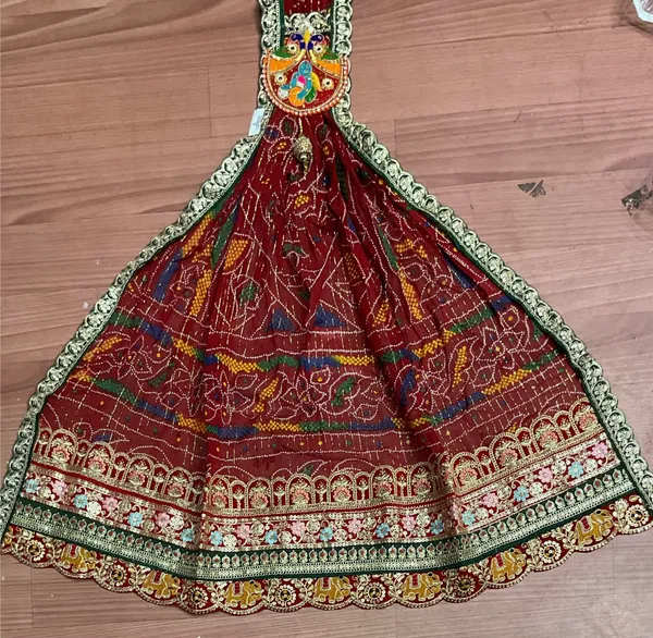 Red_Georgette_Brooch_Chunri_For_Women