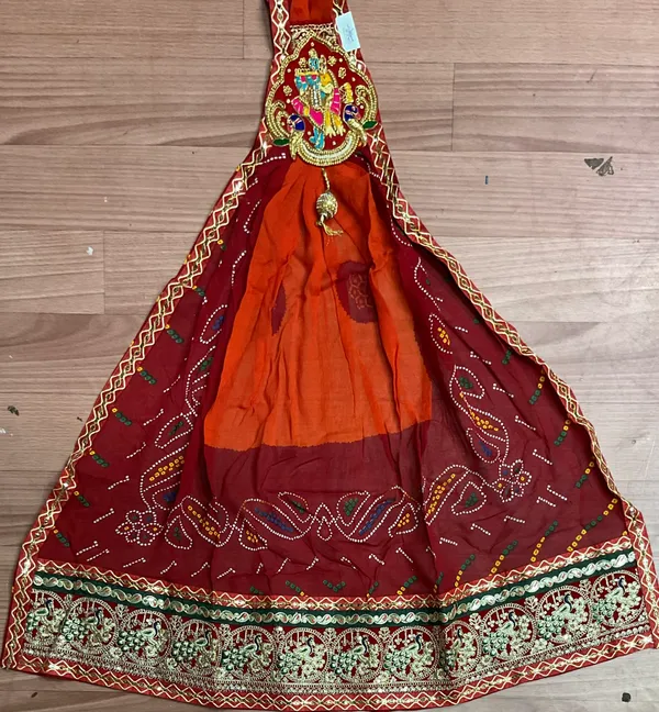 Maroon_Georgette_Embroidered_Brooch_Pila_For_Women