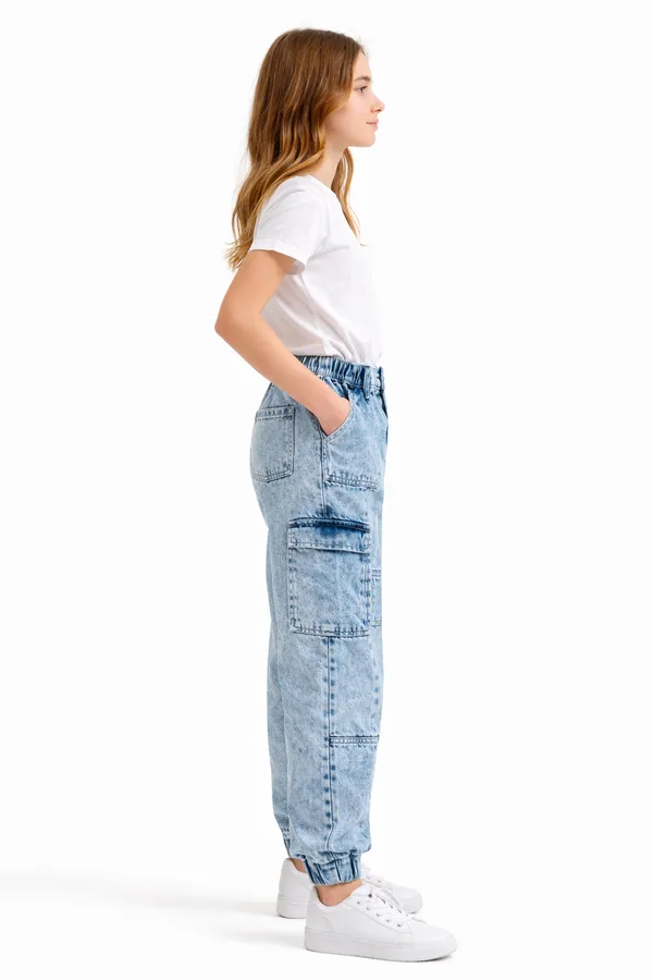 Blue_Denim_Regular_Fit_Cargo_Jogger_Jeans_For_Girls
