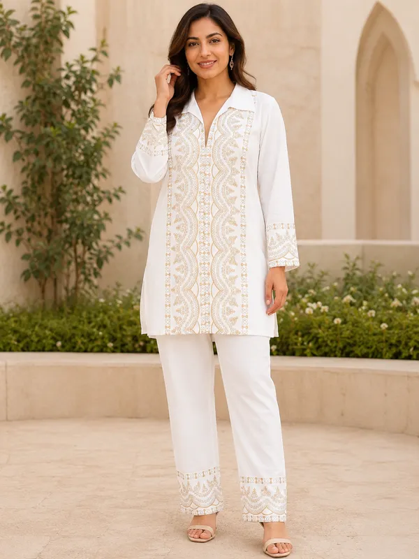Co-Ord_Set_Cream_with_Golden_Pattern