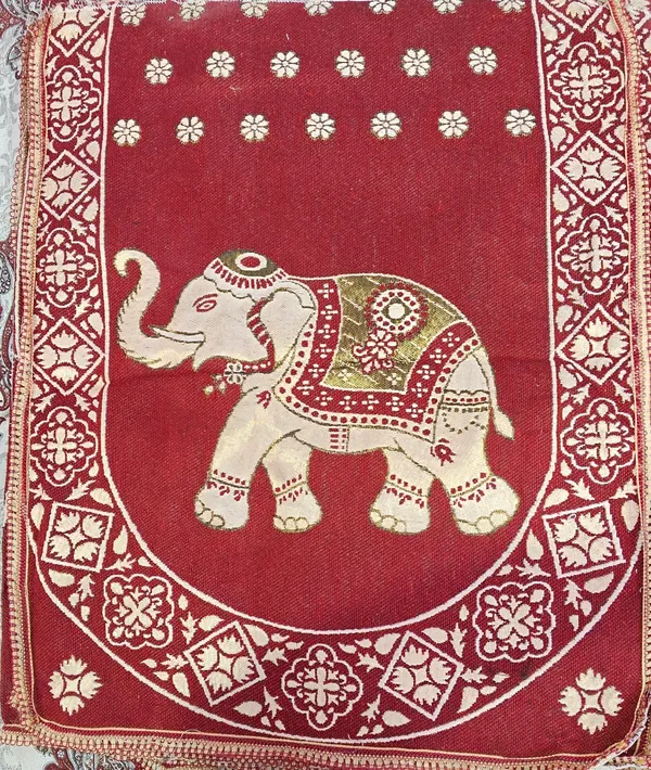 Samstyle_Maroon_Elephant_Pattern_Cover_Pack_Of_5