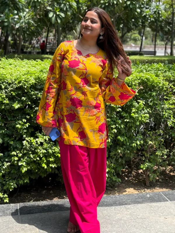 Mustard_Floral_Printed_Kurta_with_Coral_Farshi_Salwar_Suit_Set