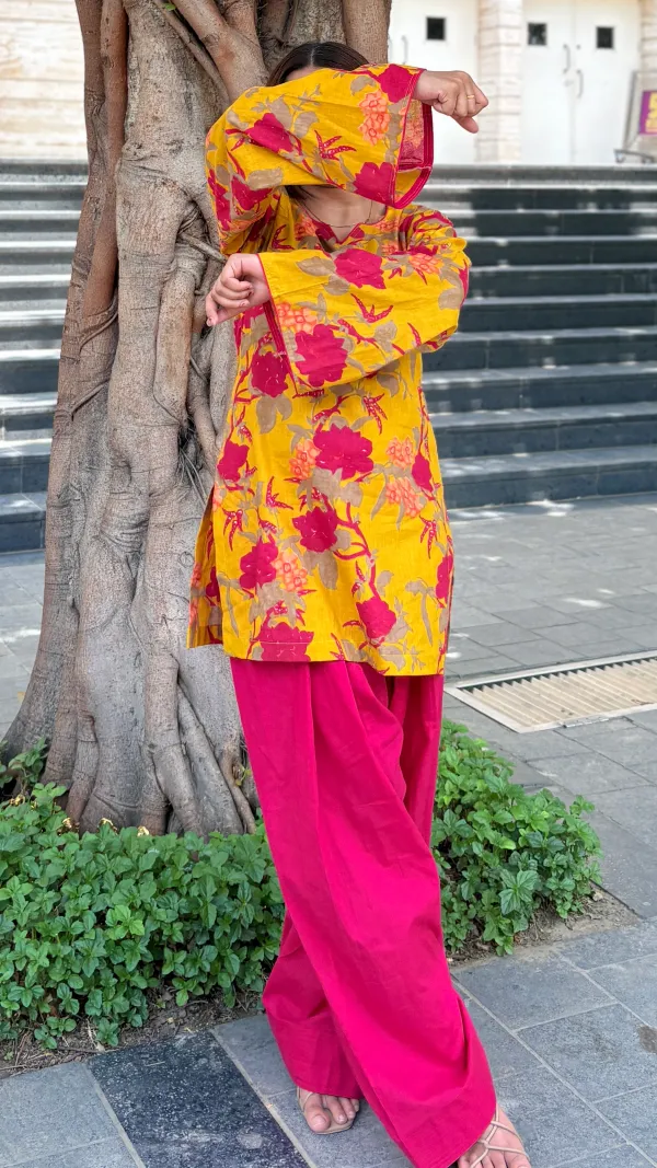 Mustard_Floral_Printed_Kurta_with_Coral_Farshi_Salwar_Suit_Set