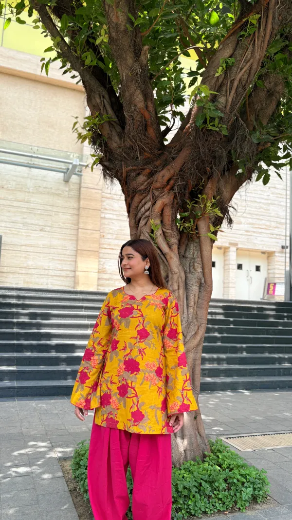 Mustard_Floral_Printed_Kurta_with_Coral_Farshi_Salwar_Suit_Set