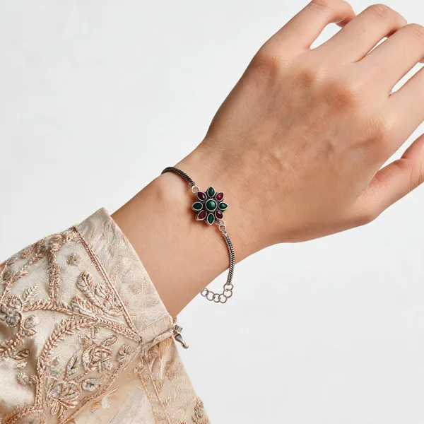 Gold_Metal_Bracelet_For_Women