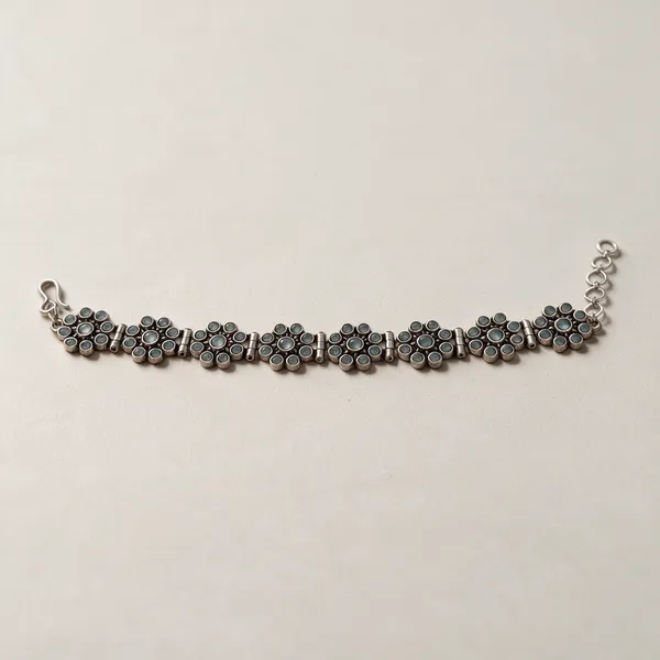 Silver_Metal_Bracelet_For_Women