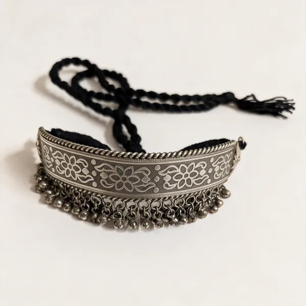 Silver_Metal_Choker_For_Women
