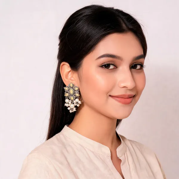 Yellow_Metal_Earring_For_Women