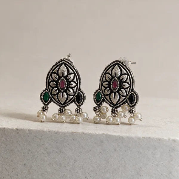 Silver_Metal_Earring_For_Women